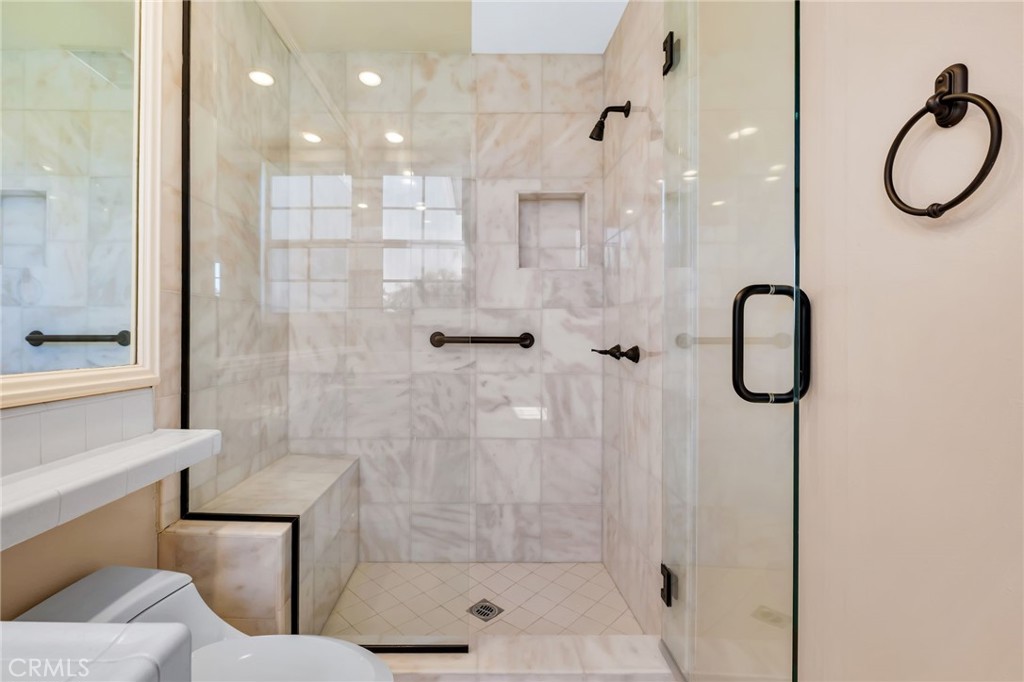 12305 Ridge Circle Los Angeles, CA 90049 - Photo 51 of 59