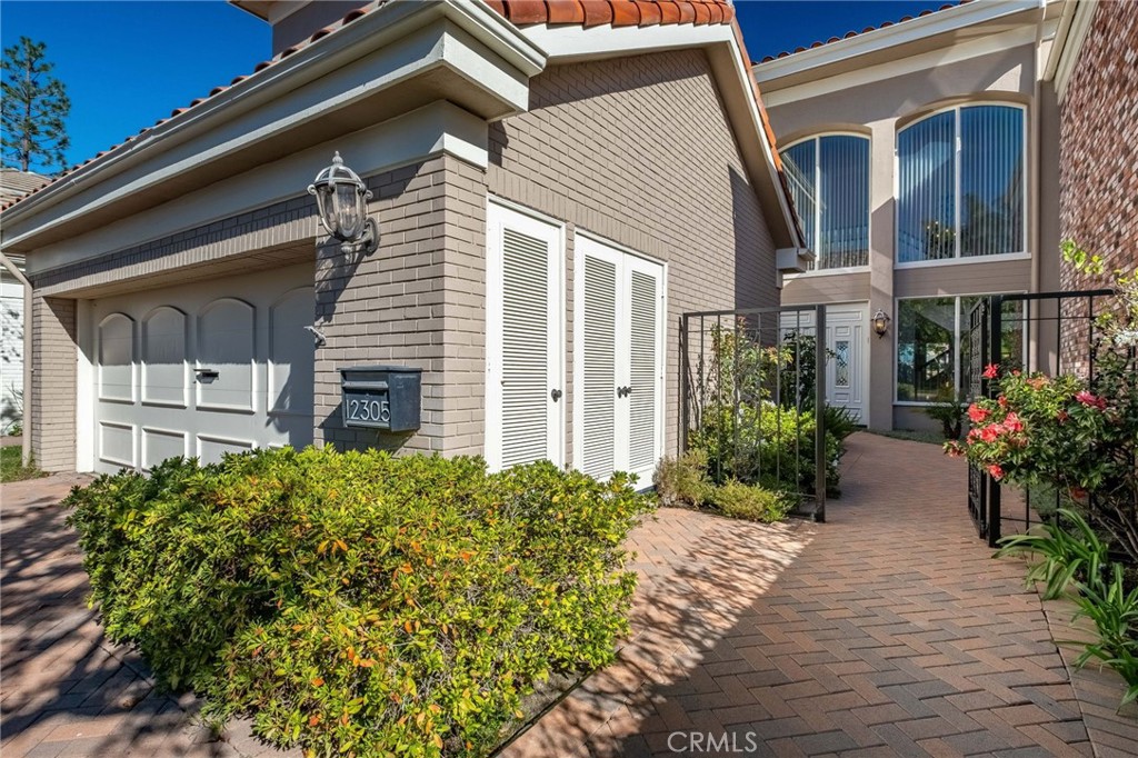 12305 Ridge Circle Los Angeles, CA 90049 - Photo 55 of 59