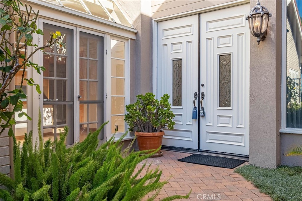 12305 Ridge Circle Los Angeles, CA 90049 - Photo 56 of 59