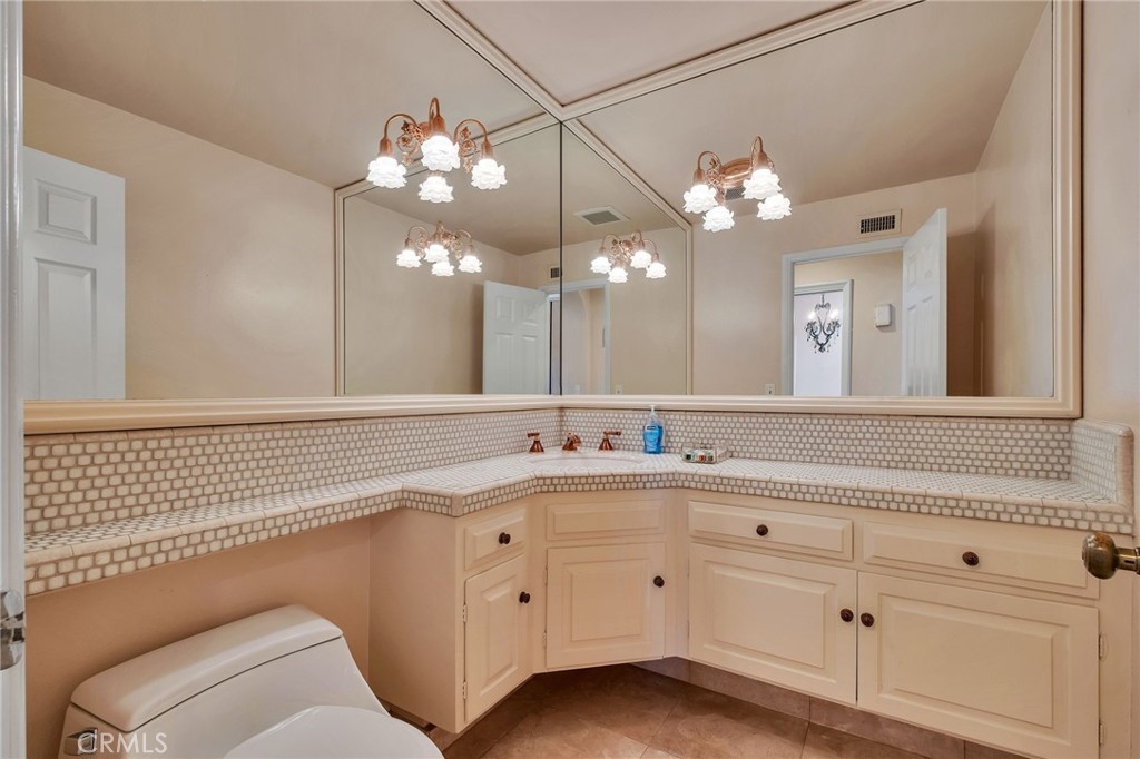 12305 Ridge Circle Los Angeles, CA 90049 - Photo 6 of 59