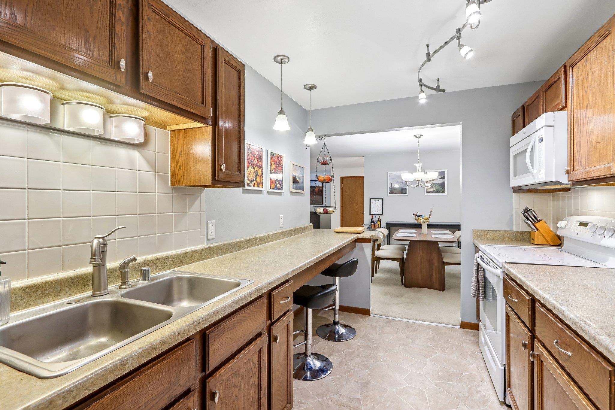 1418 Wheeler Road, Unit H Madison, WI 53704 - Photo 17 of 35 Gallery Image 17