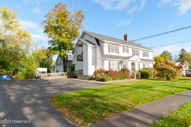 $550,000 | 1 Burhans Place, Bethlehem, NY 12054