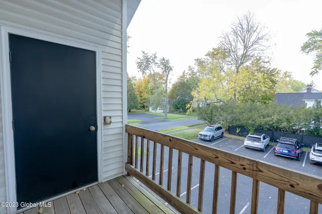 $550,000 | 1 Burhans Place, Bethlehem, NY 12054