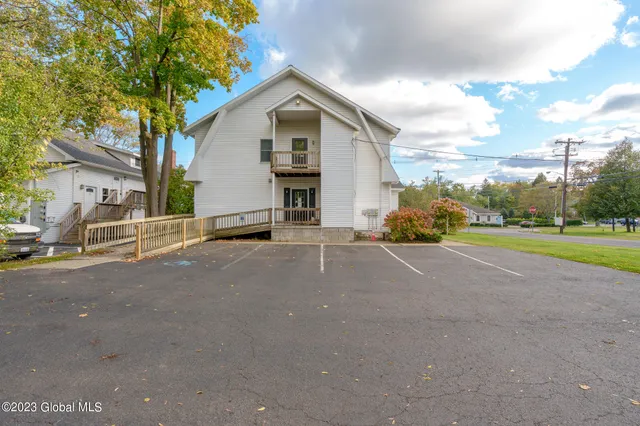 $550,000 | 1 Burhans Place, Bethlehem, NY 12054