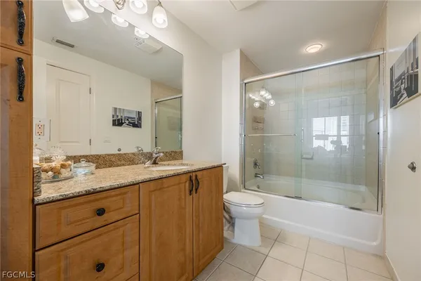 $2,100 | 2825 Palm Beach Boulevard, Unit 618, Fort Myers, FL 33916