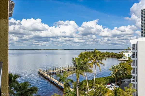 $2,100 | 2825 Palm Beach Boulevard, Unit 618, Fort Myers, FL 33916