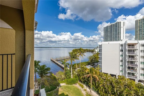 $2,100 | 2825 Palm Beach Boulevard, Unit 618, Fort Myers, FL 33916