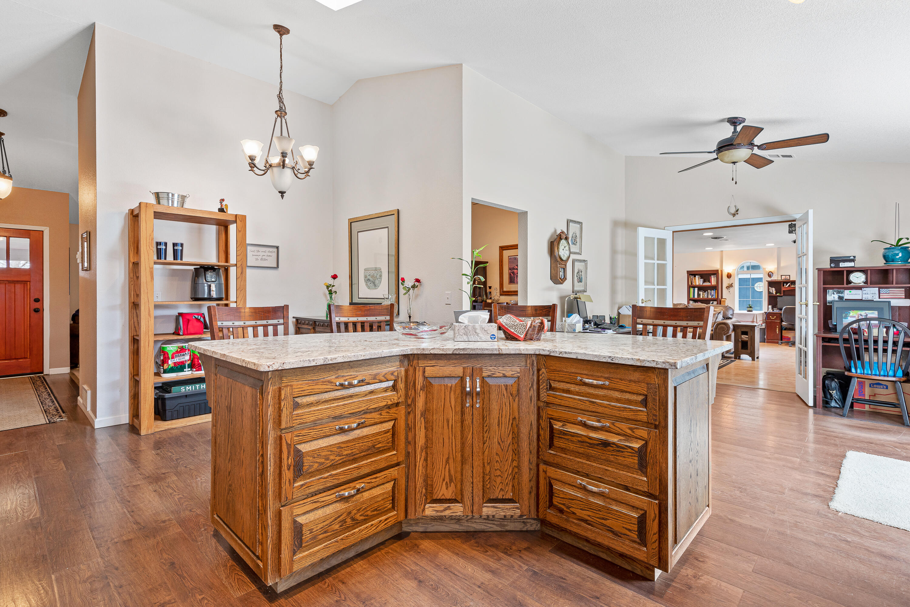 11001 Meadows Road White City, OR 97503 - Photo 8 of 60 9R9A6287