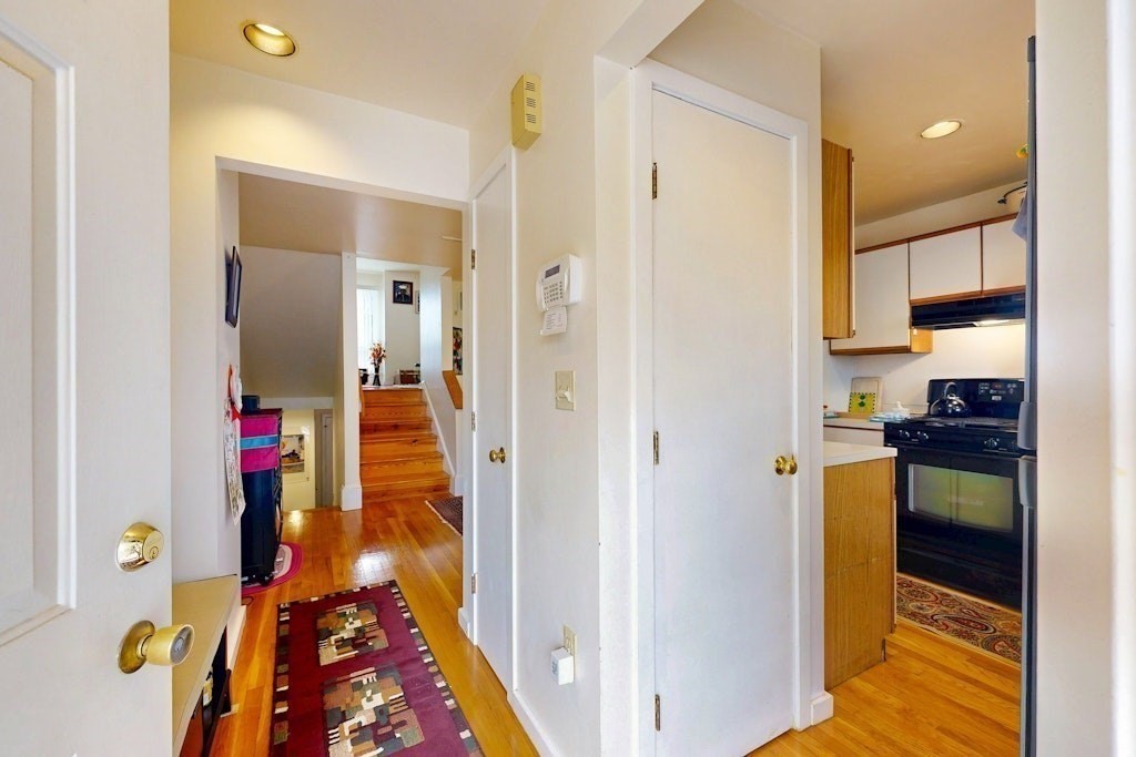 12 Shea Road Cambridge, MA 02140 - Photo 3 of 31