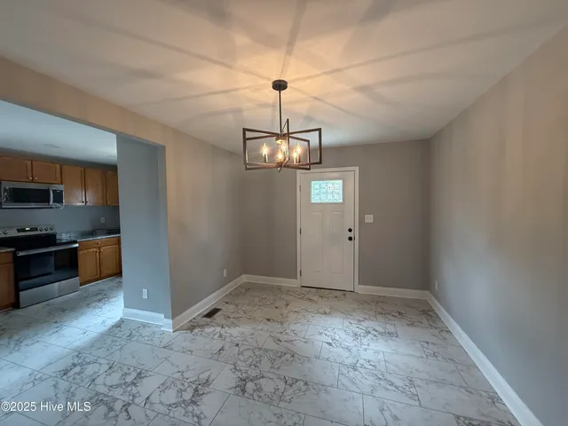 $299,900 | 203 Stewart Avenue, Clinton, NC 28328