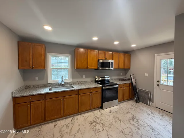 $299,900 | 203 Stewart Avenue, Clinton, NC 28328