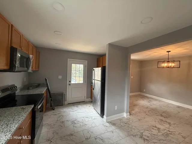 $299,900 | 203 Stewart Avenue, Clinton, NC 28328