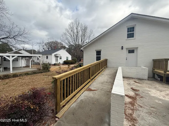 $299,900 | 203 Stewart Avenue, Clinton, NC 28328
