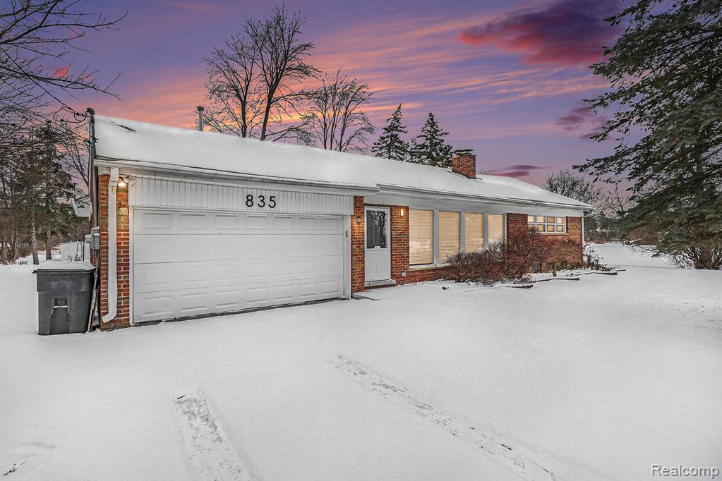835 East Square Lake Road Troy, MI 48085 - Photo 1 of 32 Gallery Image 1