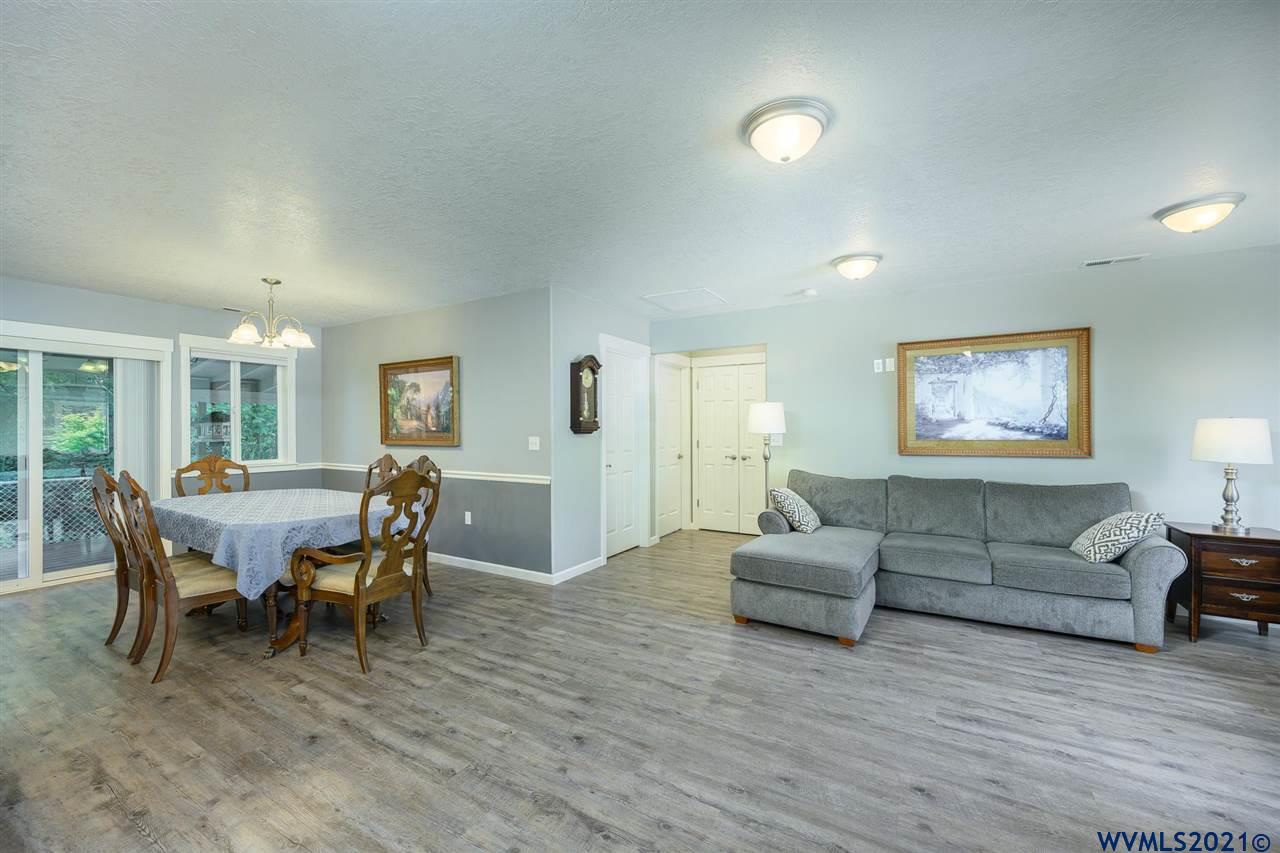 1303 Northeast Newall Road Newberg, OR 97132 - Photo 9 of 28 Gallery Image 9