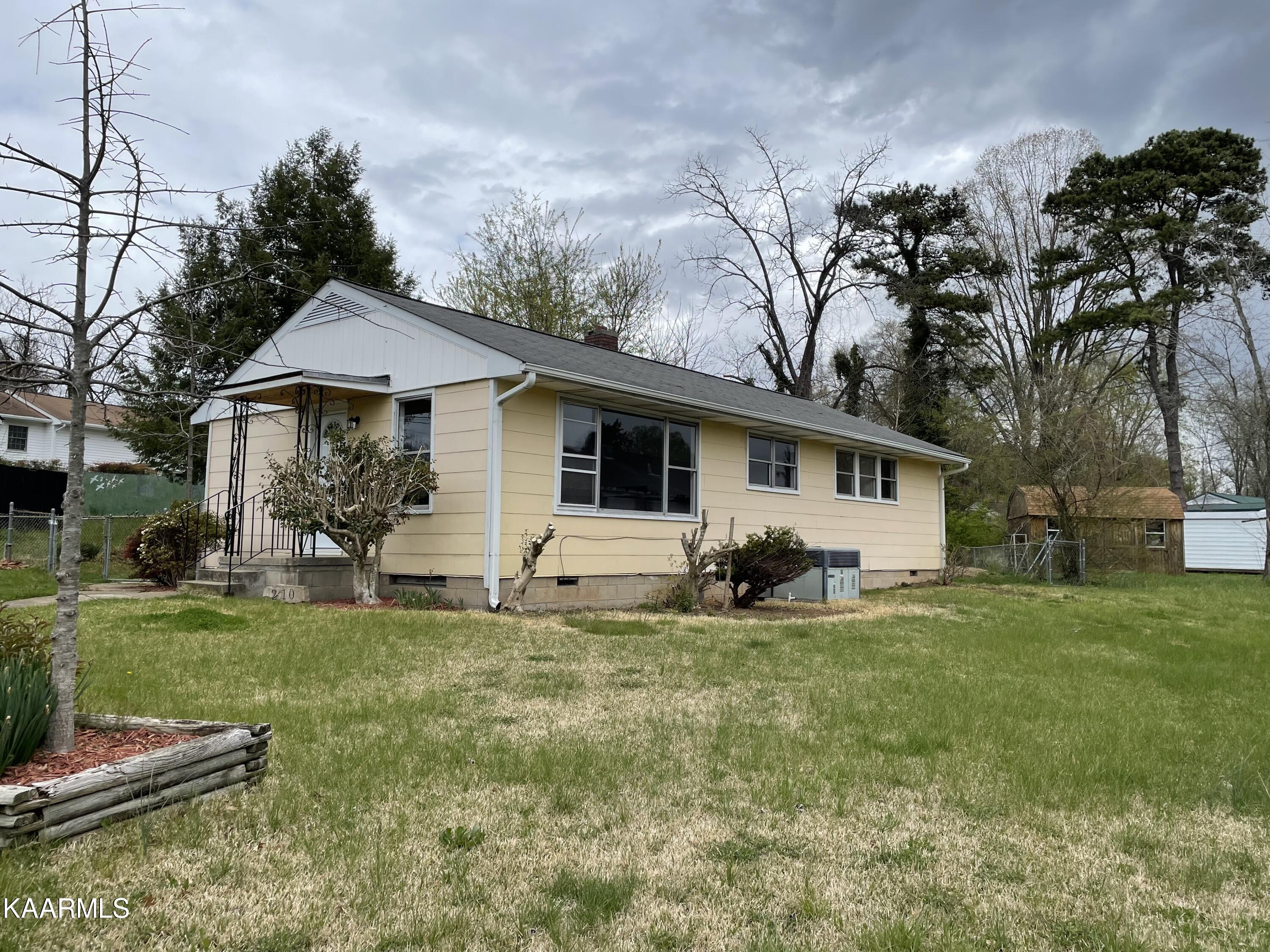 210 South Purdue Avenue Oak Ridge, TN 37830 - Photo 1 of 19 5E7B9AEB-BD46-476E-9136-731351BFB343