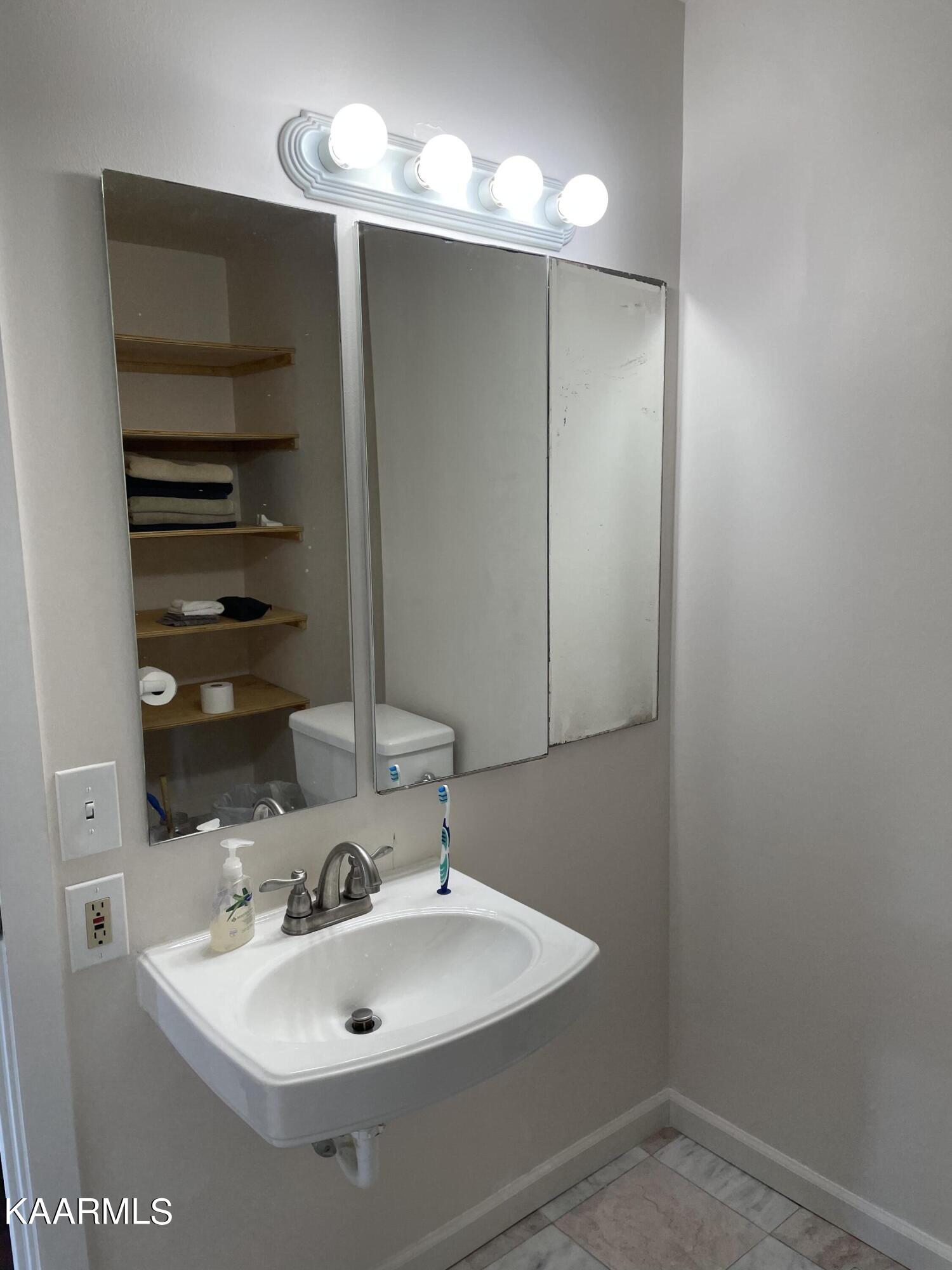 210 South Purdue Avenue Oak Ridge, TN 37830 - Photo 14 of 19 B33F2E8F-7AEB-461F-AD96-2922FB2B3A9C