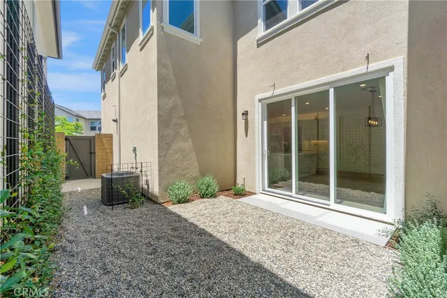 a view of a entrance of the house