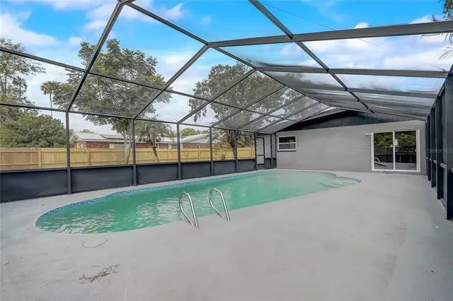 $419,999 | 949 Pineapple Road, South Daytona, FL 32119