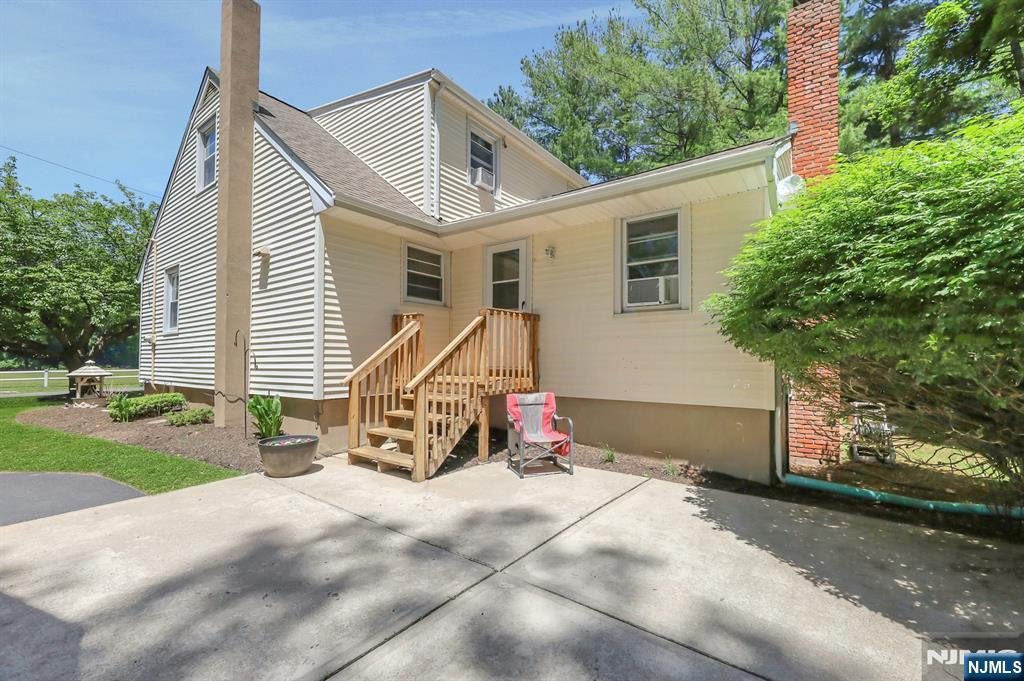 123 Chapel Road Mahwah, NJ 07430 - Photo 16 of 17