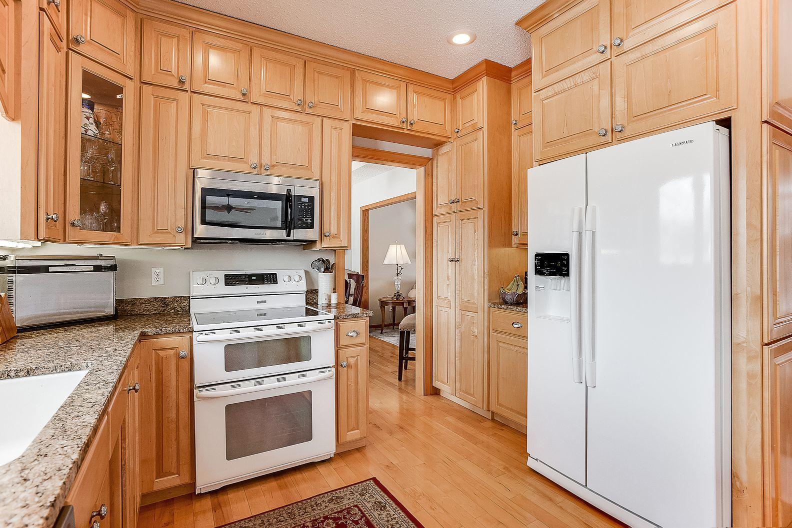 8161 Shadyview Lane North Maple Grove, MN 55311 - Photo 3 of 15