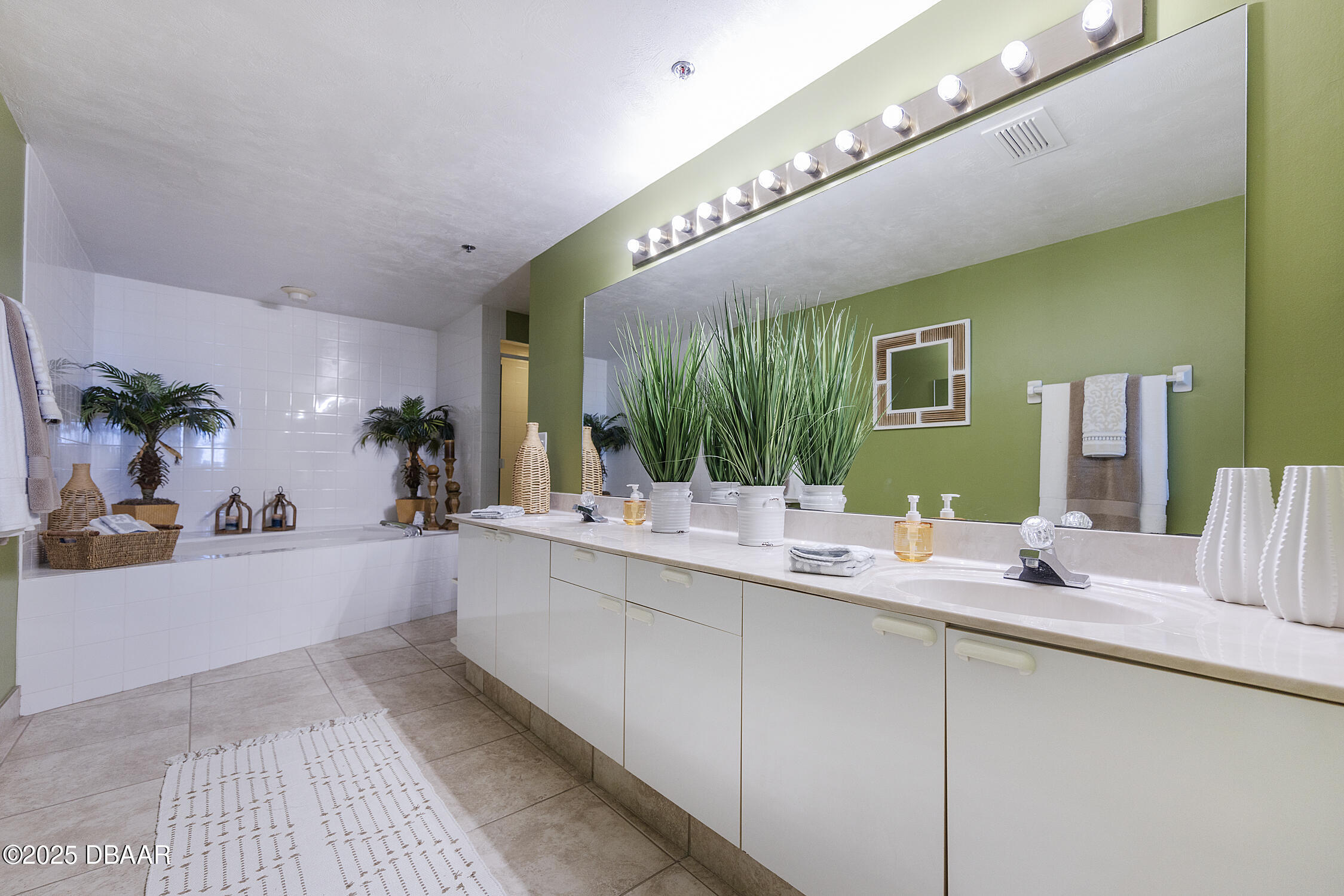 4545 South Atlantic Avenue, Unit 3704 Ponce Inlet, FL 32127 - Photo 29 of 66 Primary Bath
