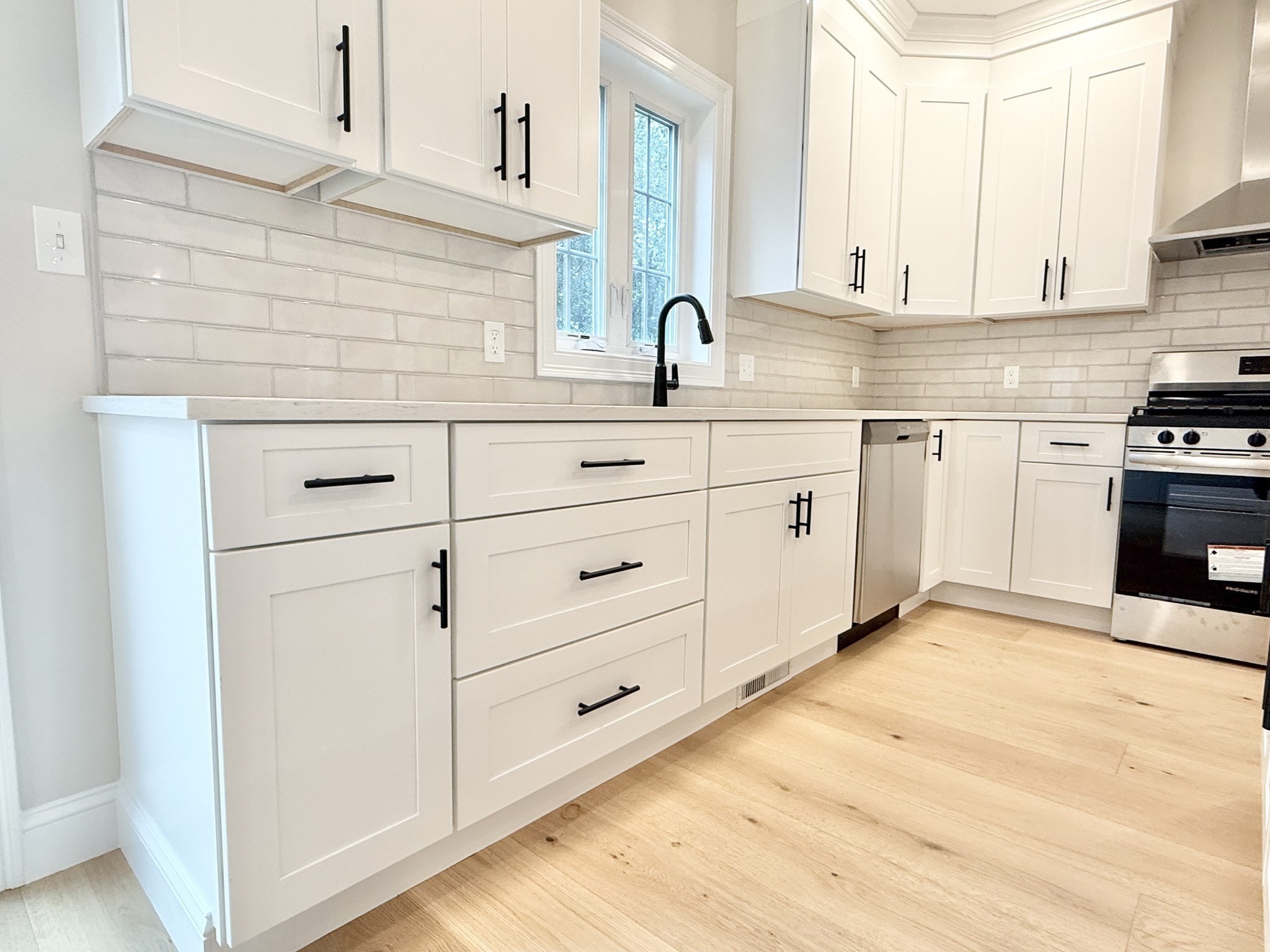 33 Tyng Road Tyngsborough, MA 01879 - Photo 9 of 41 Gallery Image 9