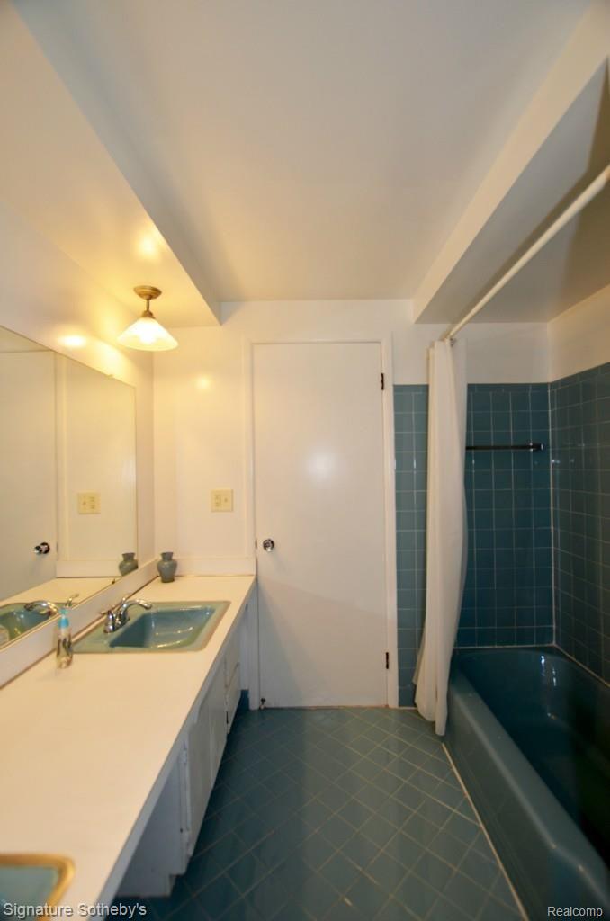 5320 Echo Road Bloomfield Hills, MI 48302 - Photo 55 of 71 bath upper2.jpg