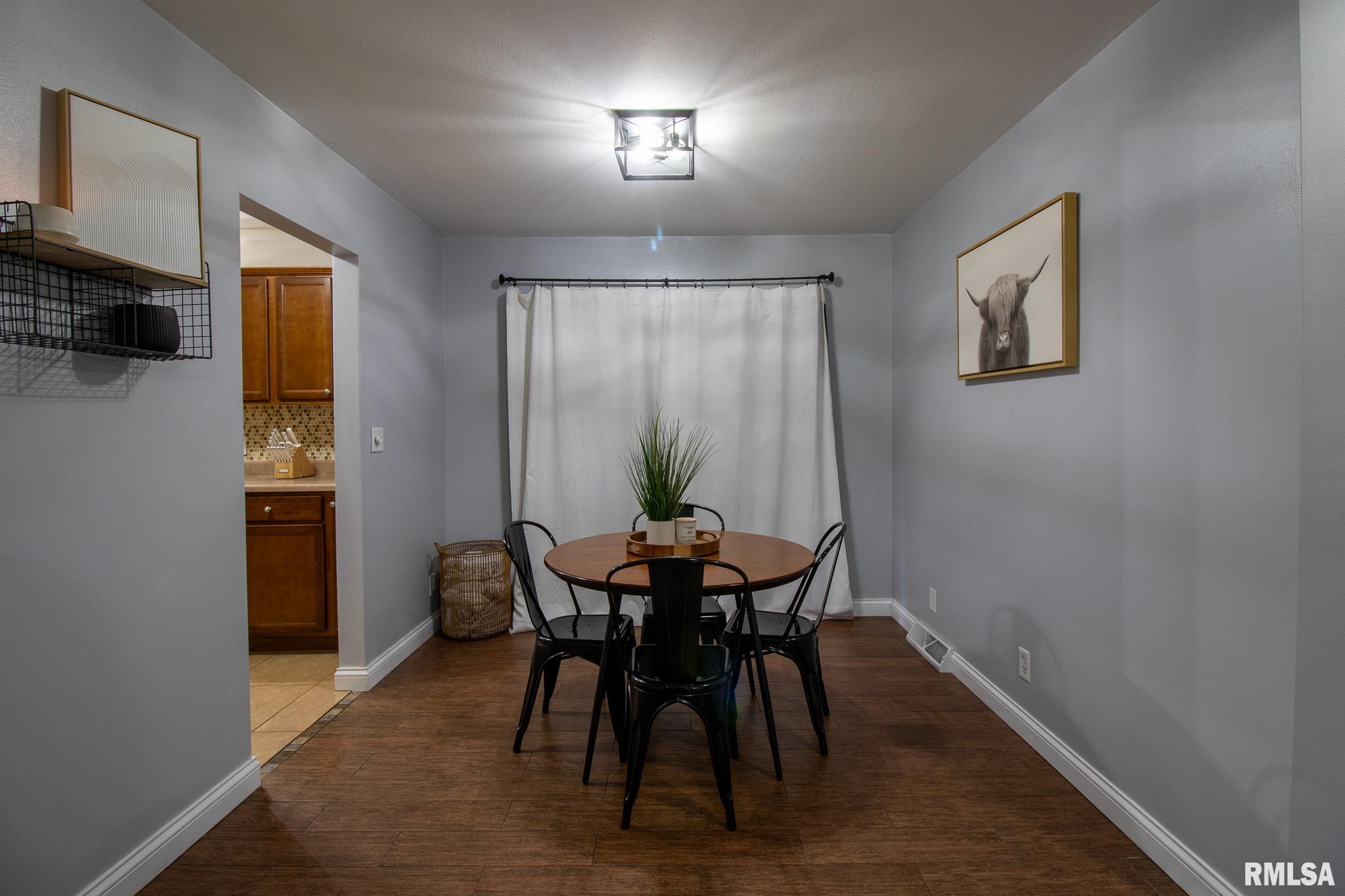 623 West Timber Ridge Drive Peoria, IL 61615 - Photo 5 of 20 Gallery Image 5