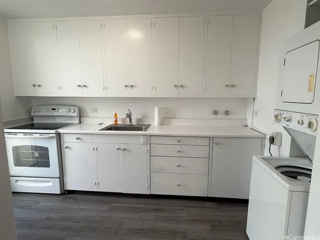 $2,200 | 3027 Pualei Circle, Unit 205, Honolulu, HI 96815