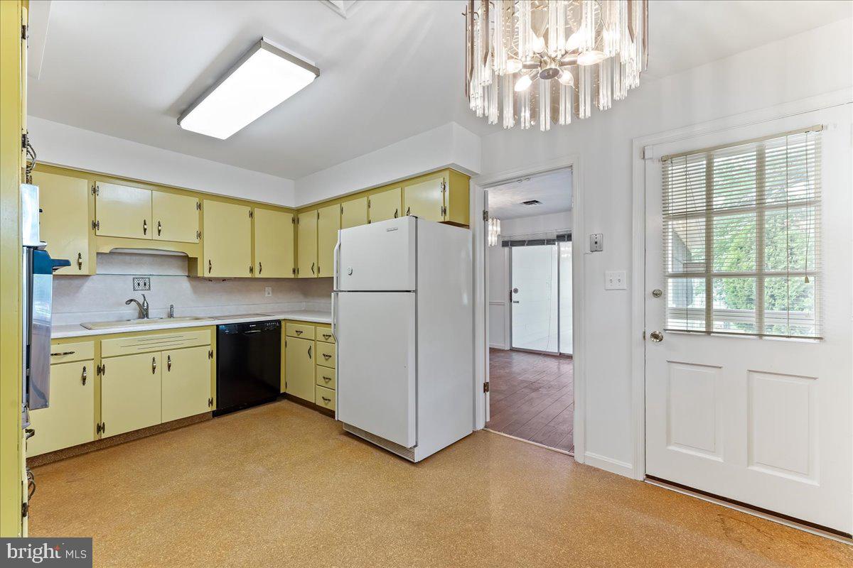 182 Greenview Drive Dover, DE 19901 - Photo 10 of 28