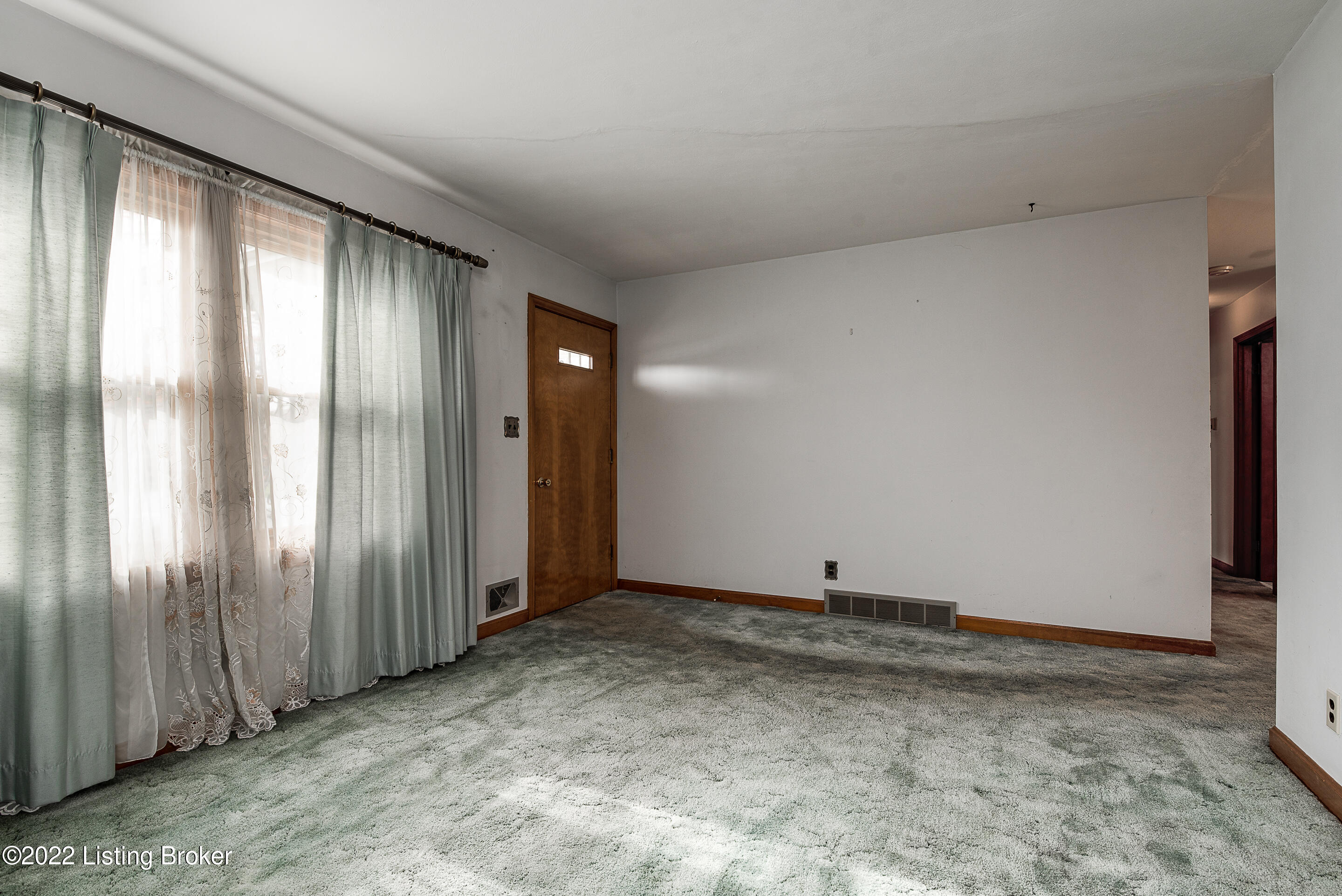 6708 Fernhaven Road Louisville, KY 40228 - Photo 2 of 14 AA Fern Living Room 1