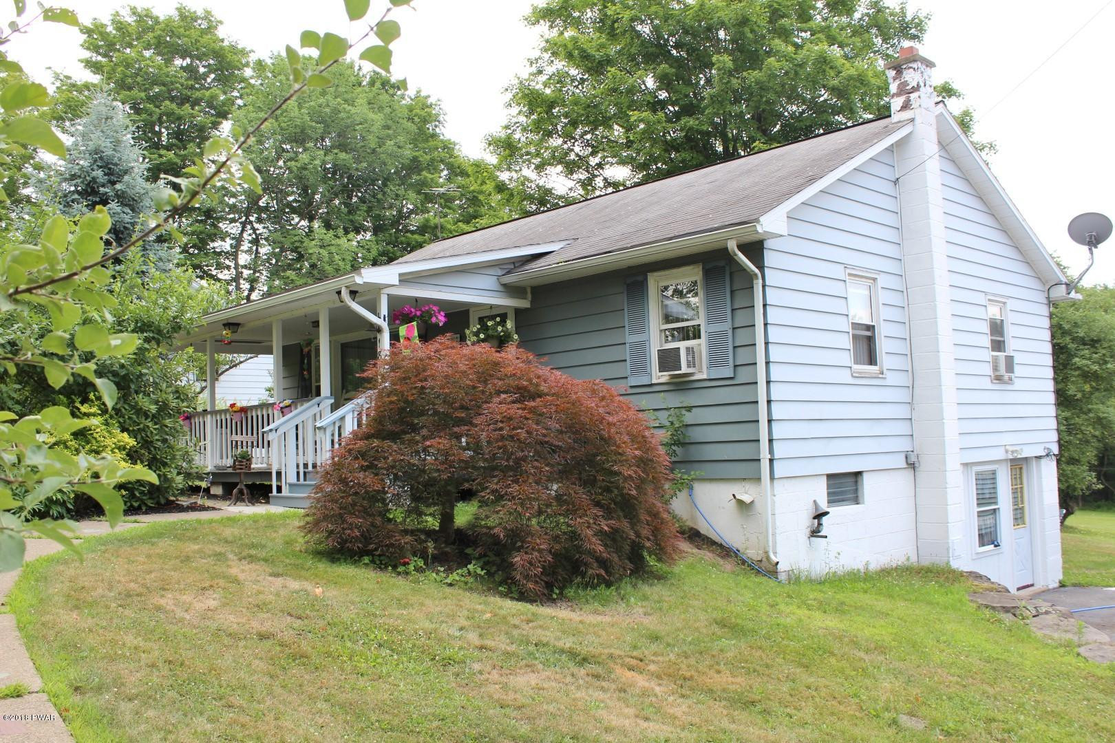 188 Ledgedale Road Lake Ariel, PA 18436 - Photo 1 of 17 COUNTRY CHARMER