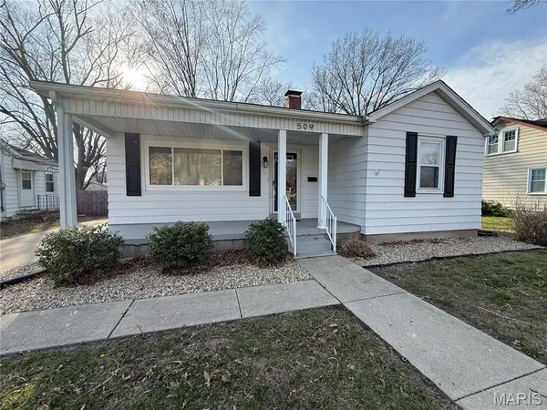 $229,900 | 509 North Jefferson Street, Mascoutah, IL 62258