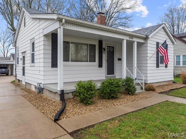 $229,900 | 509 North Jefferson Street, Mascoutah, IL 62258
