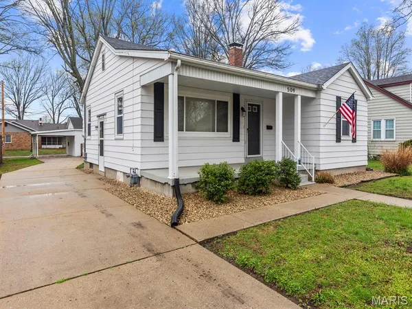 $229,900 | 509 North Jefferson Street, Mascoutah, IL 62258
