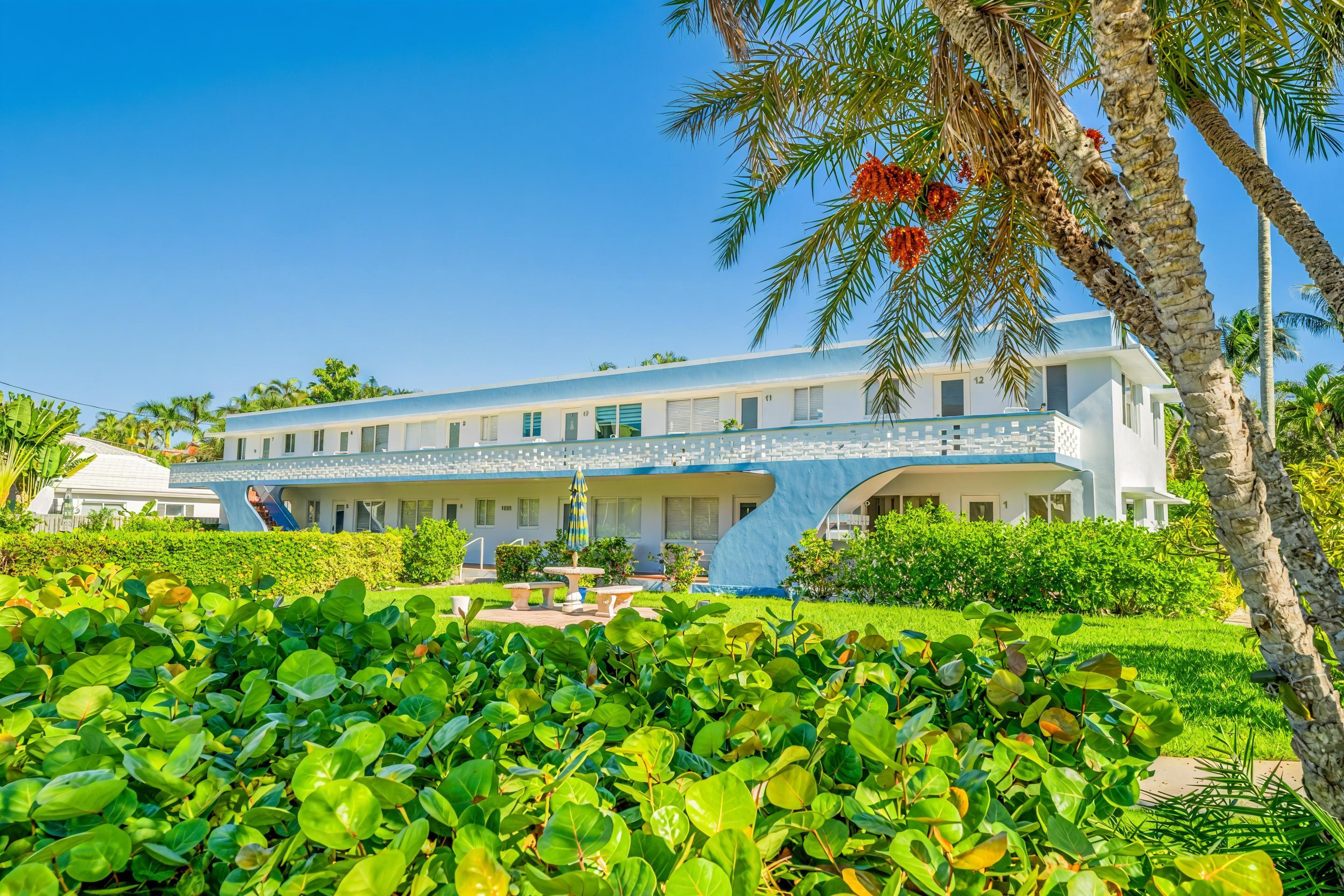 1006 Casuarina Road, Unit 11 Delray Beach, FL 33483 - Photo 1 of 19 np7