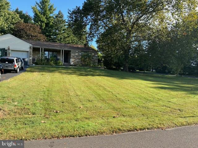 1011 Sorrel Road Huntingdon Valley, PA 19006 - Photo 3 of 6 Gallery Image 3