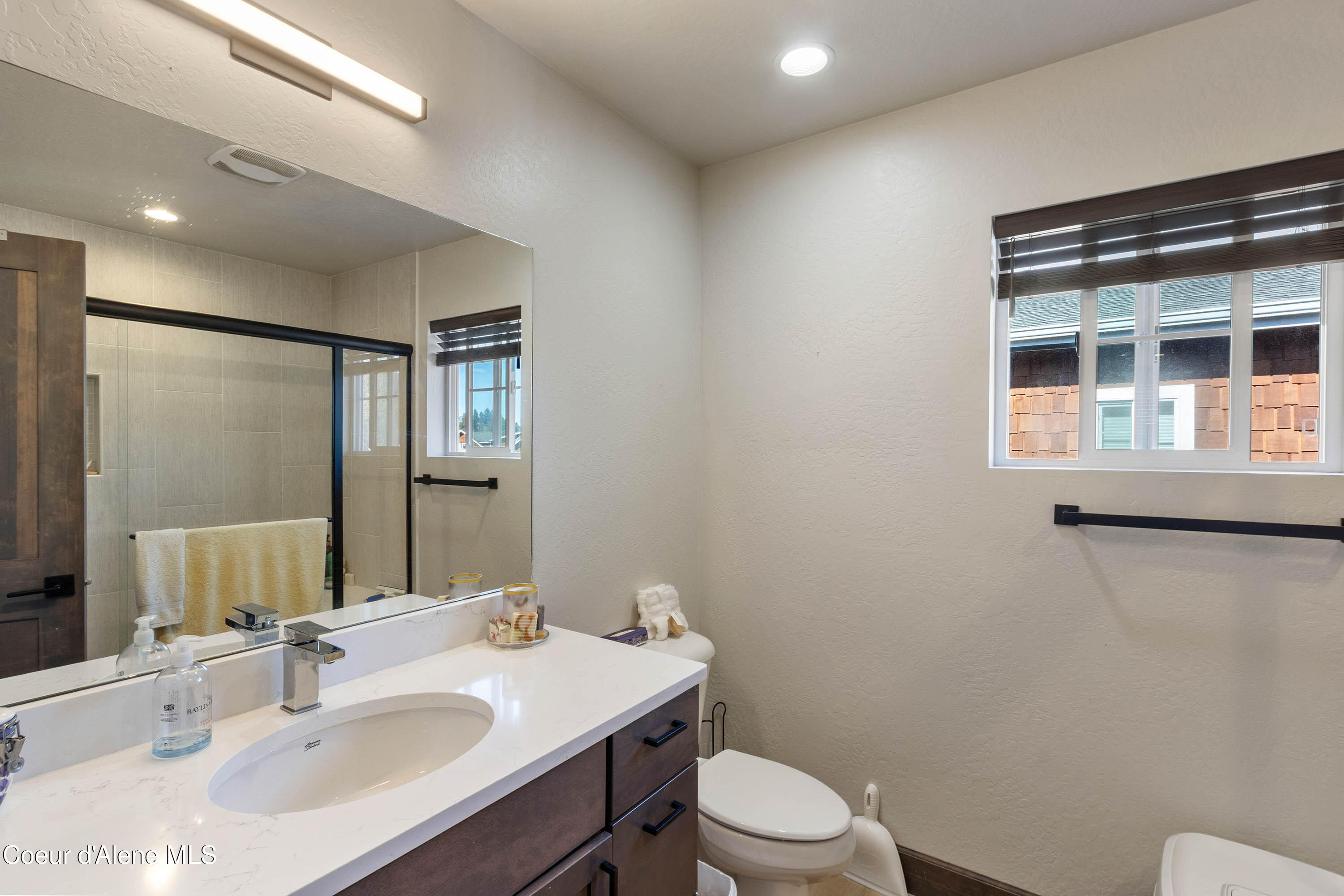 34 Pomrankey Lane Dover, ID 83825 - Photo 21 of 41 Bathroom in the Loft Suite