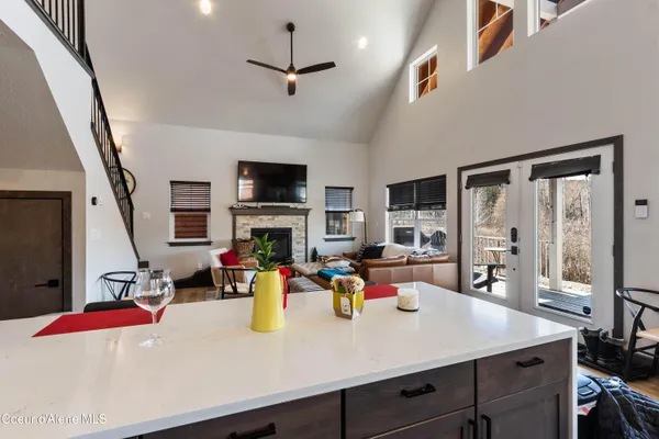 $850,000 | 34 Pomrankey Lane, Dover, ID 83825