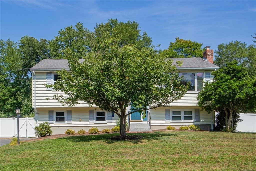 38 Ruth Ellen Road Raynham, MA 02767 - Photo 2 of 32 Gallery Image 2