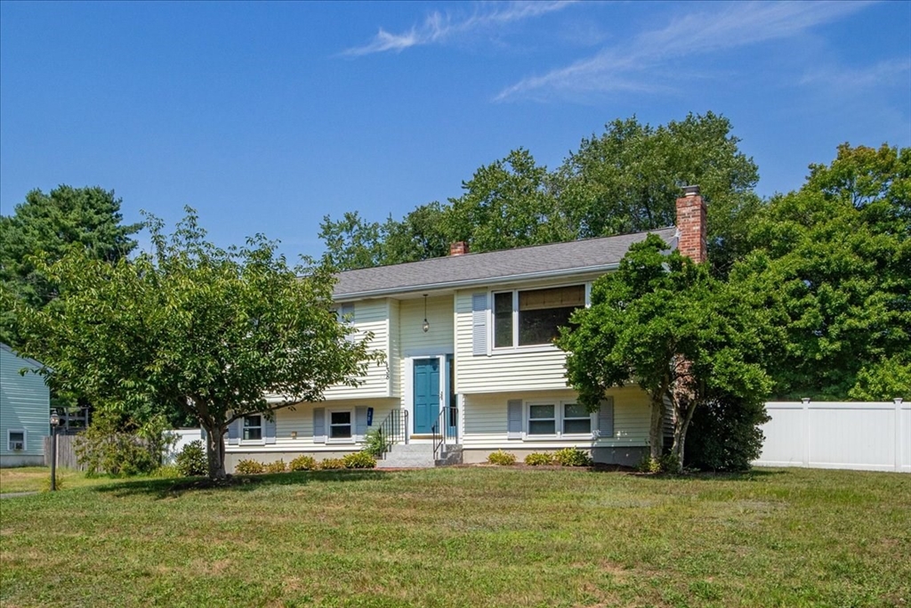 38 Ruth Ellen Road Raynham, MA 02767 - Photo 3 of 32 Gallery Image 3