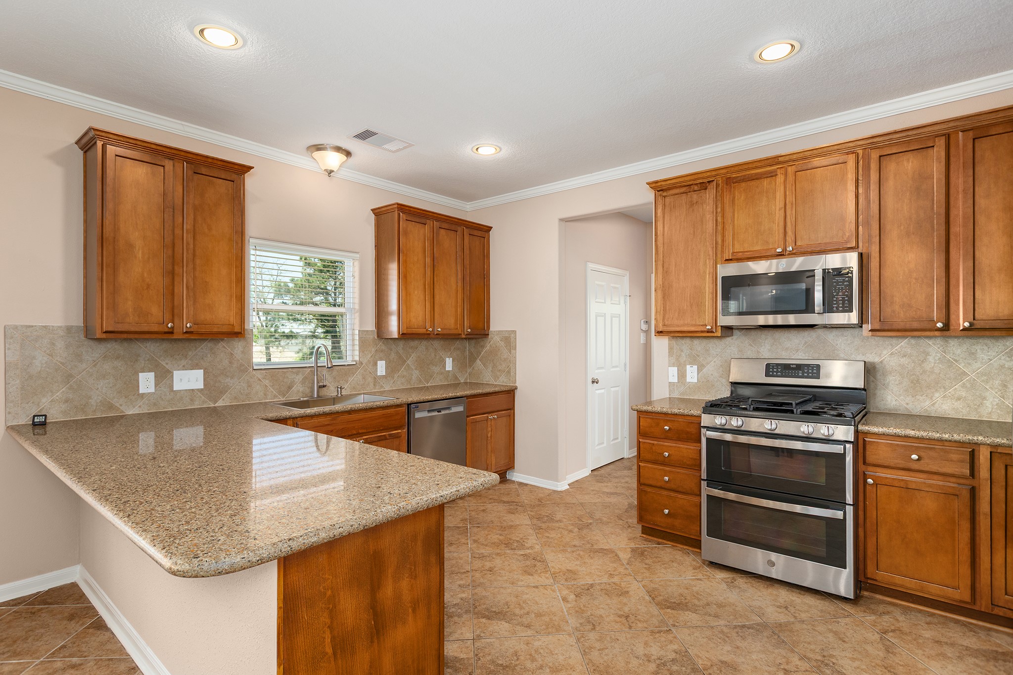 264 Falcon Point Onalaska, TX 77360 - Photo 12 of 50