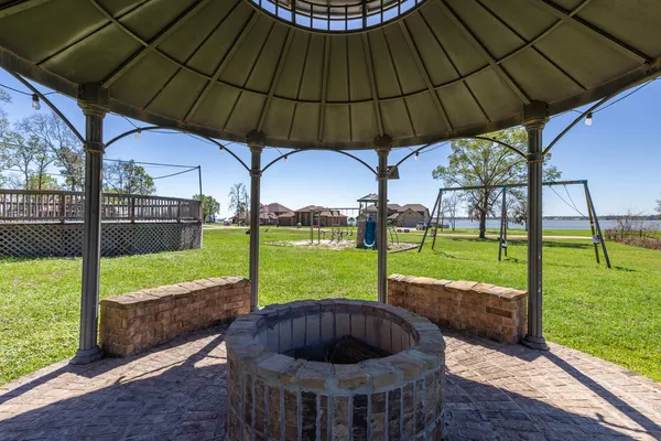 $499,900 | 264 Falcon Point, Onalaska, TX 77360