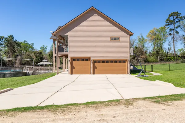 $499,900 | 264 Falcon Point, Onalaska, TX 77360