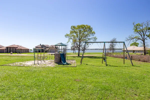 $499,900 | 264 Falcon Point, Onalaska, TX 77360