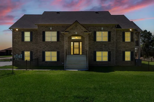 $499,900 | 264 Falcon Point, Onalaska, TX 77360