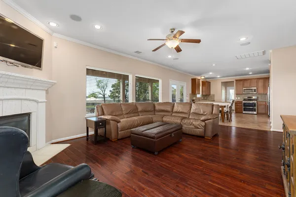 $499,900 | 264 Falcon Point, Onalaska, TX 77360