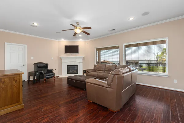 $499,900 | 264 Falcon Point, Onalaska, TX 77360