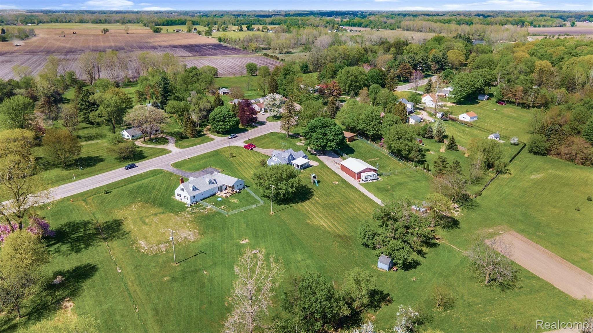 10864 Lansing Road Durand, MI 48429 - Photo 36 of 46 36.jpg